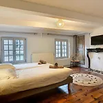 住宿加早餐酒店 Le Pied Du Geant - Local Securise Pour Les Velos 罗纳河畔的图尔农