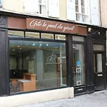 Le Pied Du Geant - Local Securise Pour Les Velos 罗纳河畔的图尔农