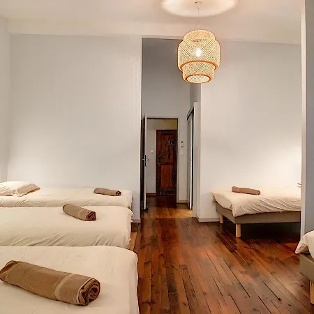 Bed & Breakfast Le Pied Du Geant - Local Securise Pour Les Velos 4*