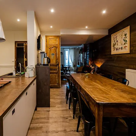 Le Pied Du Geant - Local Securise Pour Les Velos Bed & Breakfast *