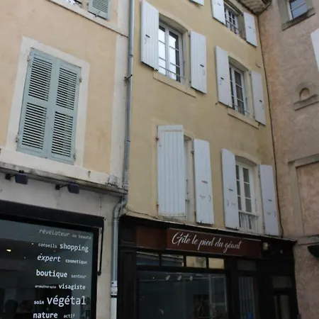 Le Pied Du Geant - Local Securise Pour Les Velos تورنو-سور-رون