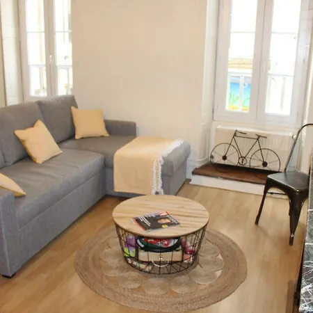 Le Pied Du Geant - Local Securise Pour Les Velos Bed & Breakfast