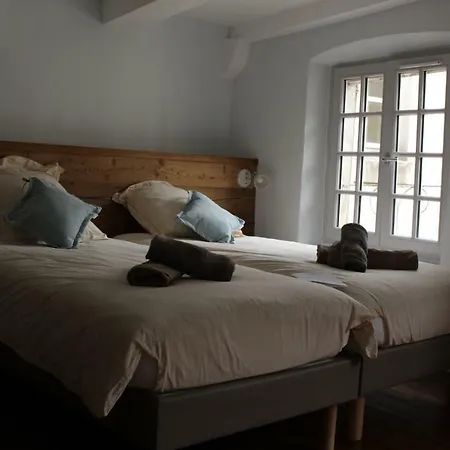 Bed & Breakfast Le Pied Du Geant - Local Securise Pour Les Velos 4*