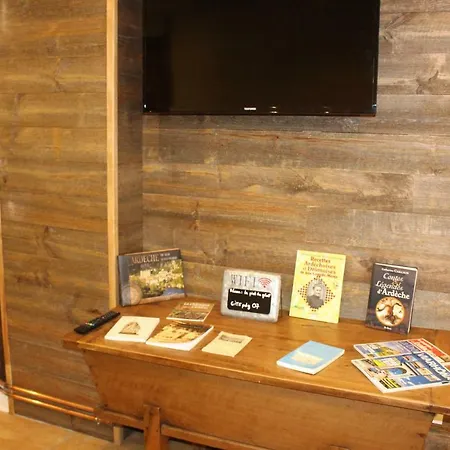 Bed & Breakfast Le Pied Du Geant - Local Securise Pour Les Velos