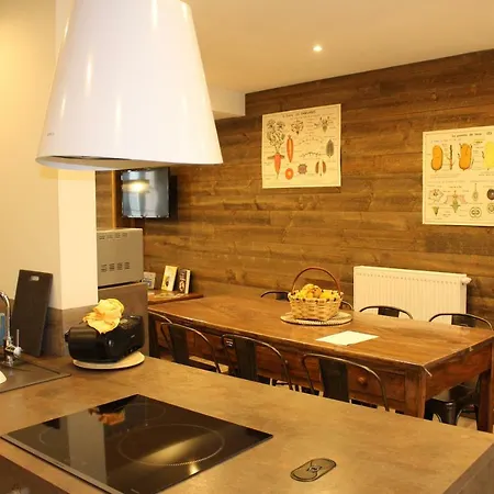Le Pied Du Geant - Local Securise Pour Les Velos Bed & Breakfast *
