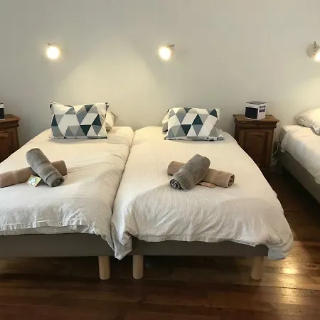 Bed & Breakfast Le Pied Du Geant - Local Securise Pour Les Velos