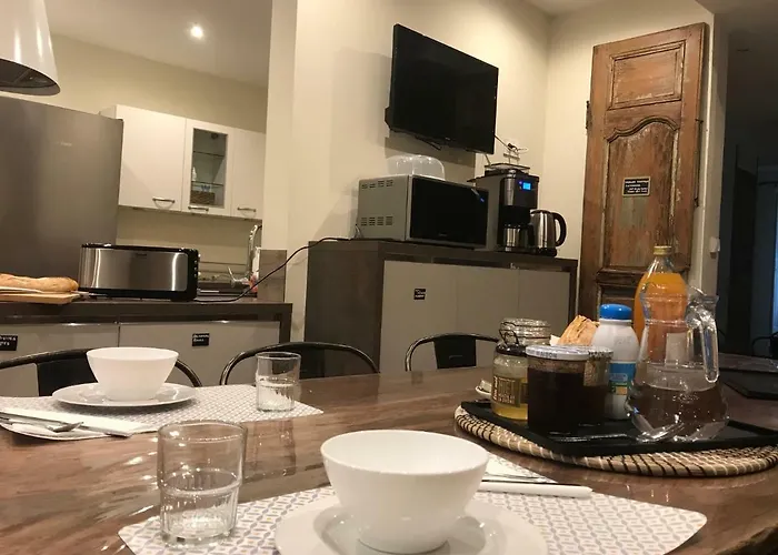 住宿加早餐酒店 Le Pied Du Geant - Local Securise Pour Les Velos 4*